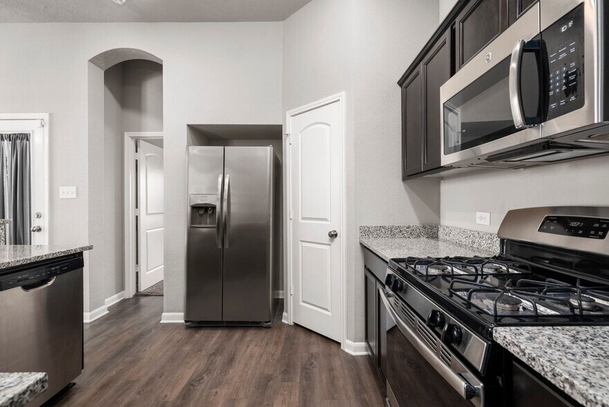 Building Photo - 2079 Positano Loop