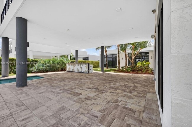 Building Photo - 16709 Botaniko Dr N