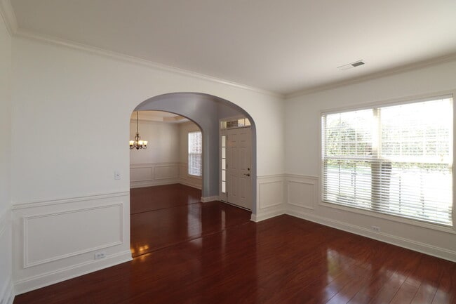 Building Photo - 417 Courchelle Dr