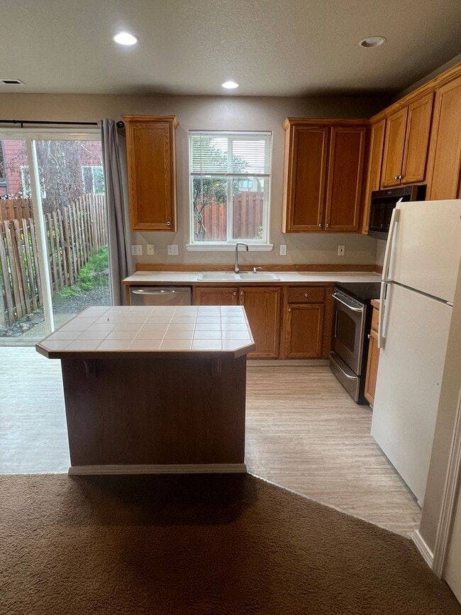 Building Photo - 3 Bedroom 2.5 Bath Home in Kelly Creek Estates