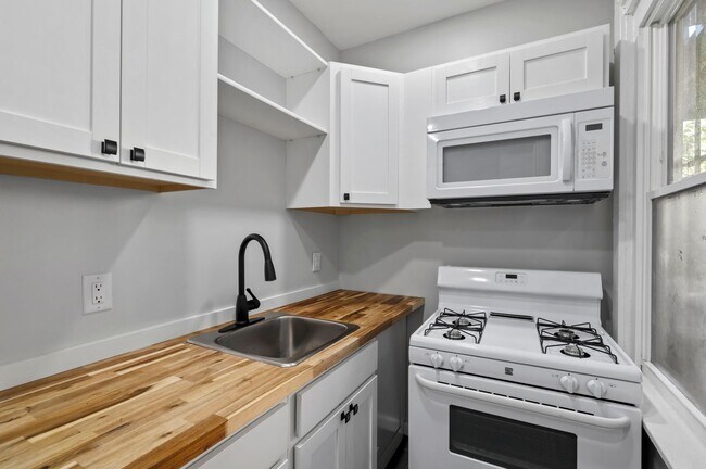 Building Photo - 346 39th St