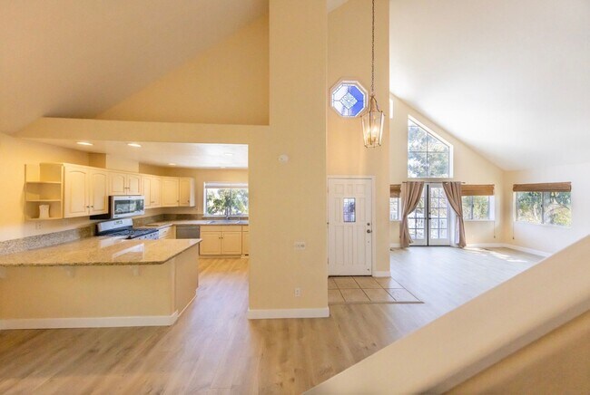 Building Photo - 3 Bedroom + Loft + Office Oceanside Home