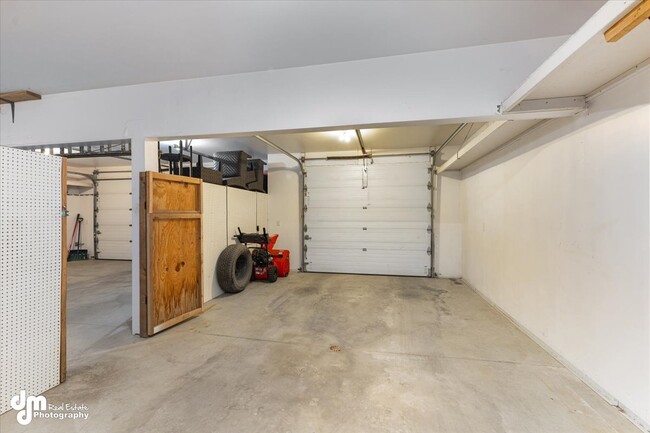 Building Photo - 4051 E Birch View Dr