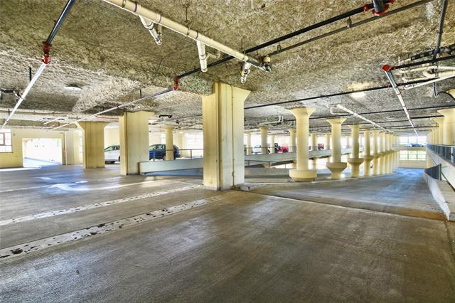 Building Photo - 2600 W 7th St