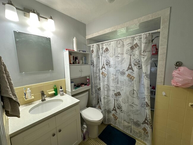 Building Photo - 154 Vine St