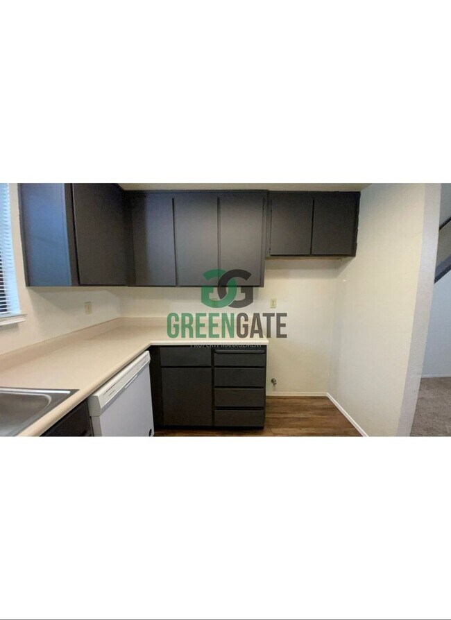 Building Photo - 3517 Woodglen Dr