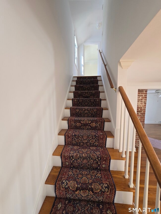 Building Photo - 148 Catherine St