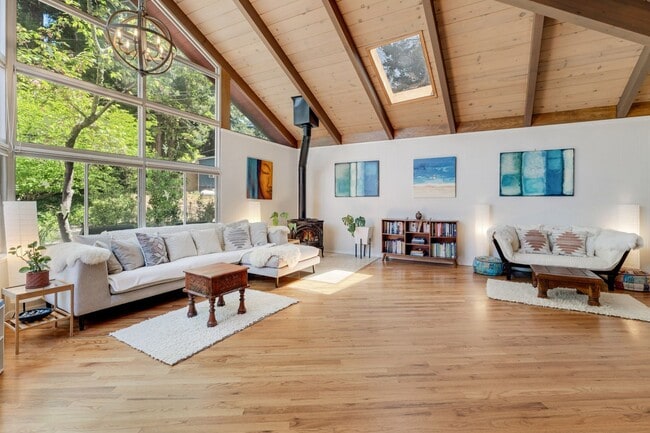 Building Photo - Boulder Creek Sanctuary! 50% off 1st months rent!