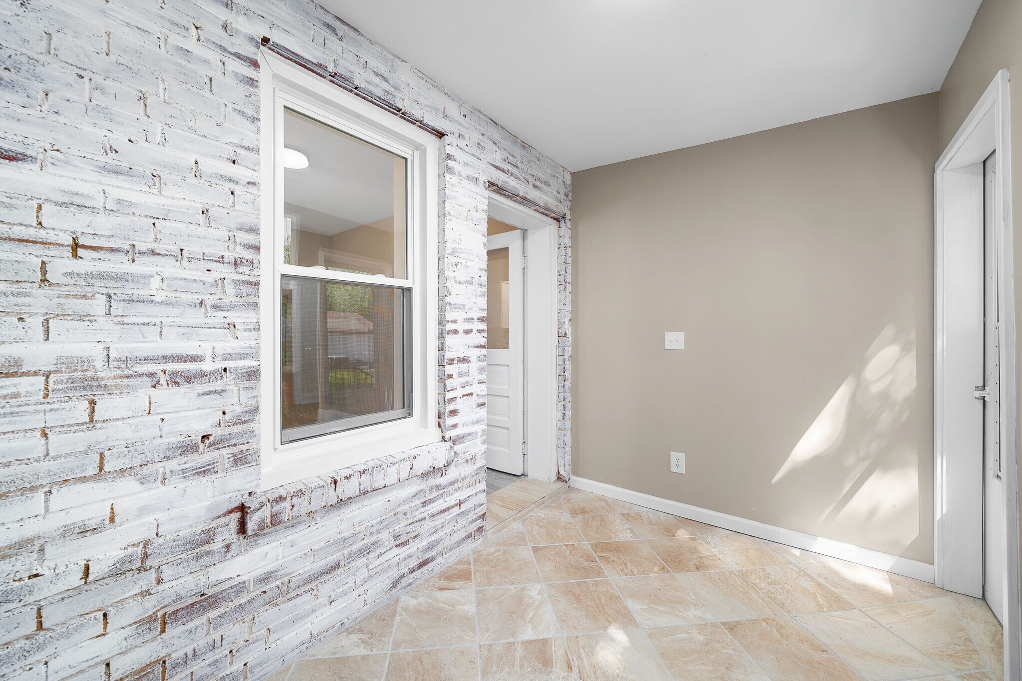 Building Photo - 5206 Nagel Ave