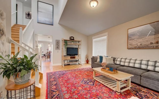 Building Photo - Charming 5-Bedroom Family Home