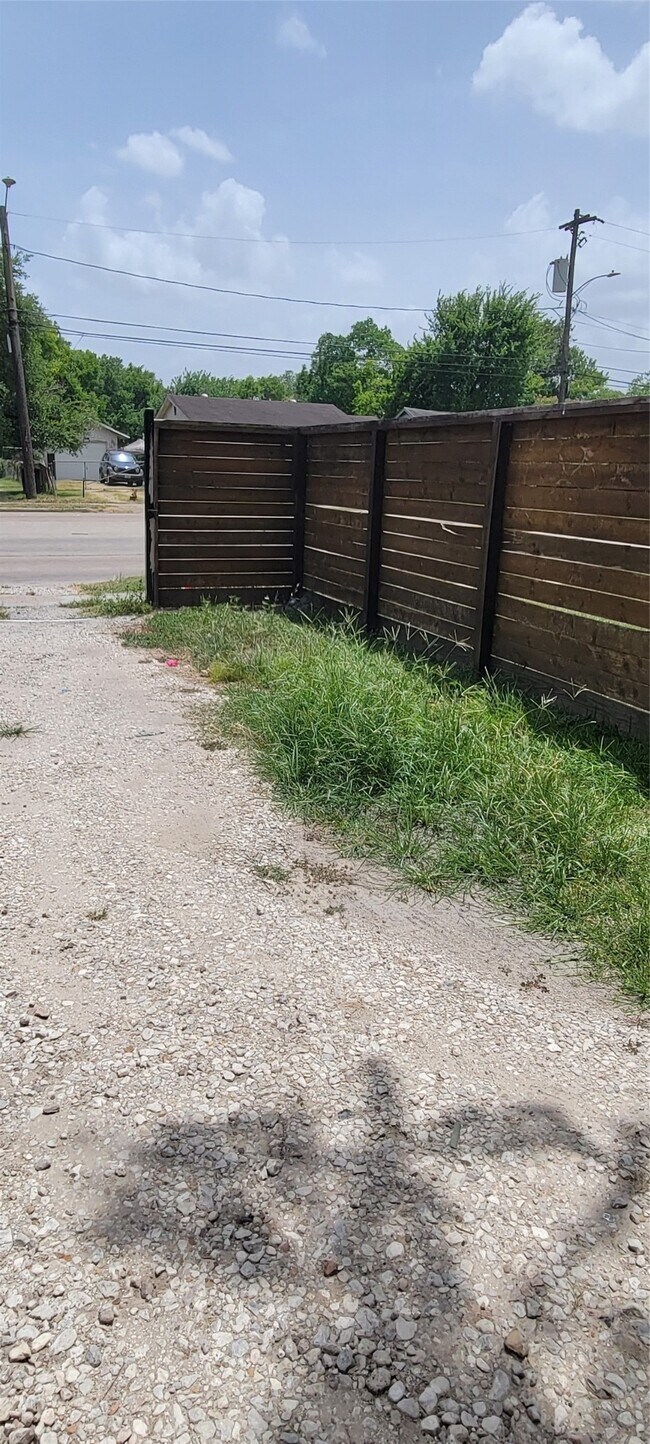 Building Photo - 5301 Collingsworth St