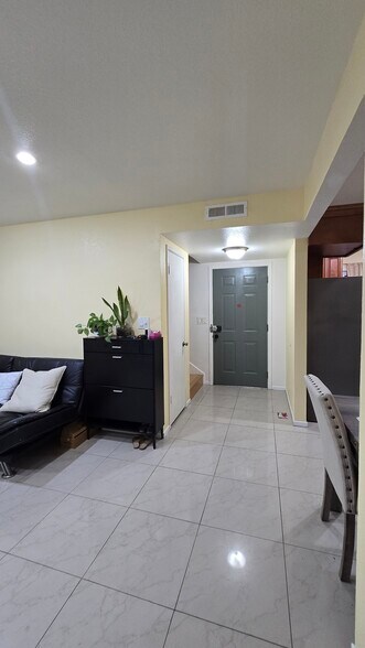 Building Photo - 11057 Dudley Way