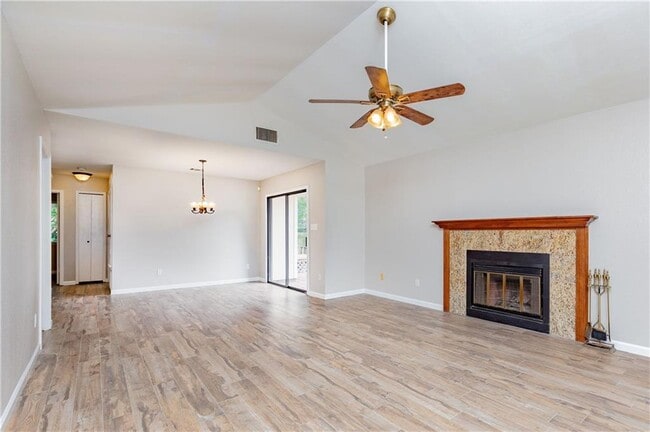 Building Photo - 2322 Klattenhoff Dr