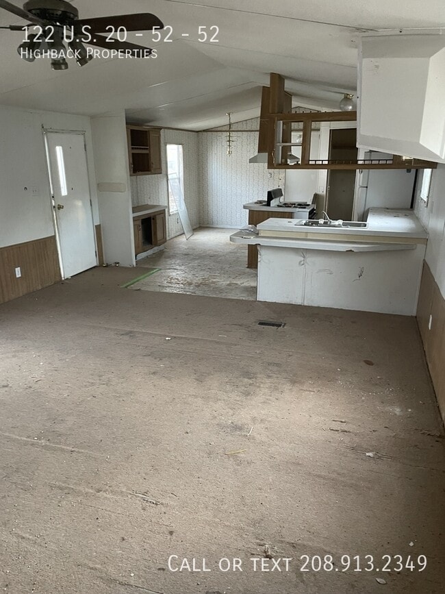Building Photo - 122 US-20