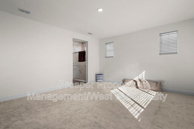 Building Photo - 21317 E Kingbird Dr