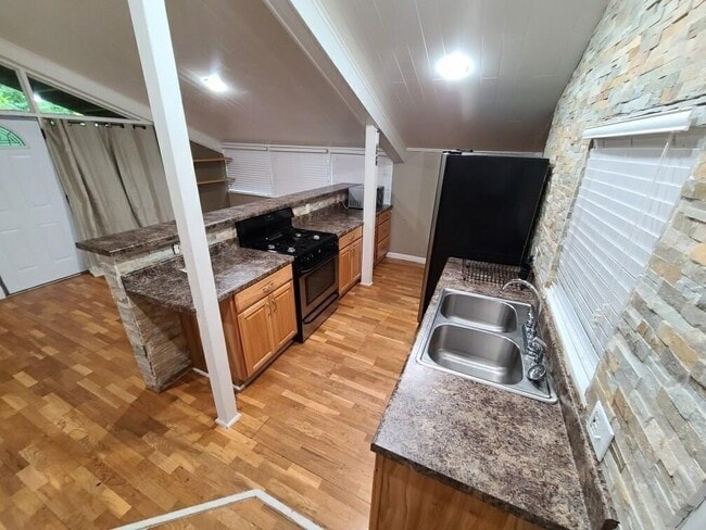 Building Photo - 227 Rockland Dr