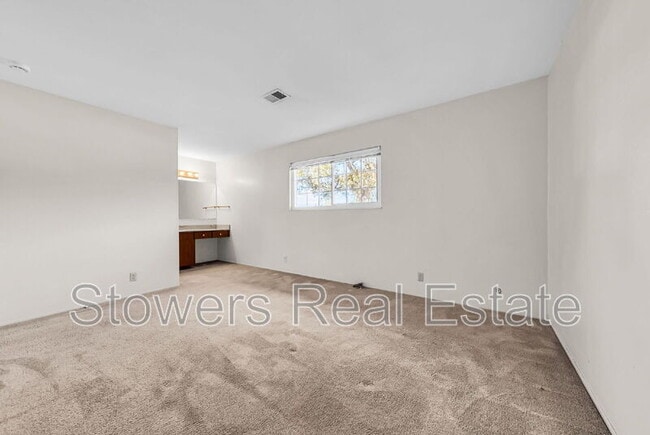 Building Photo - 925 St Louis Ct