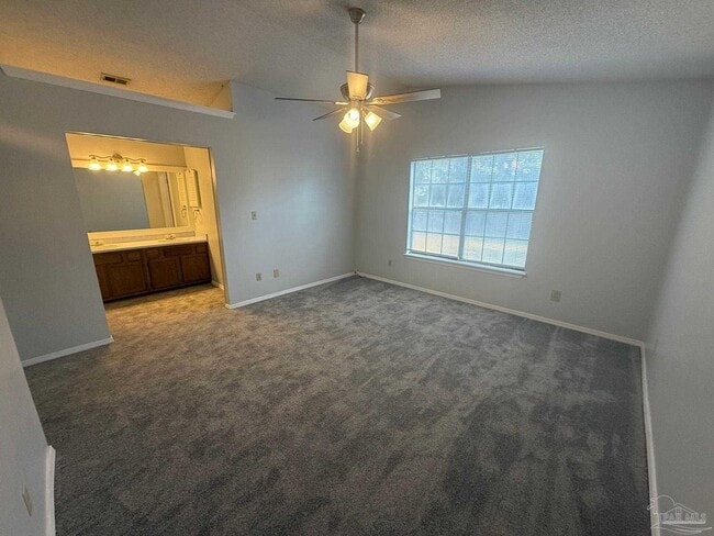 Building Photo - 2715 Summertree Ln