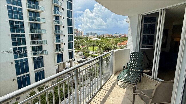 Building Photo - 17375 Collins Ave