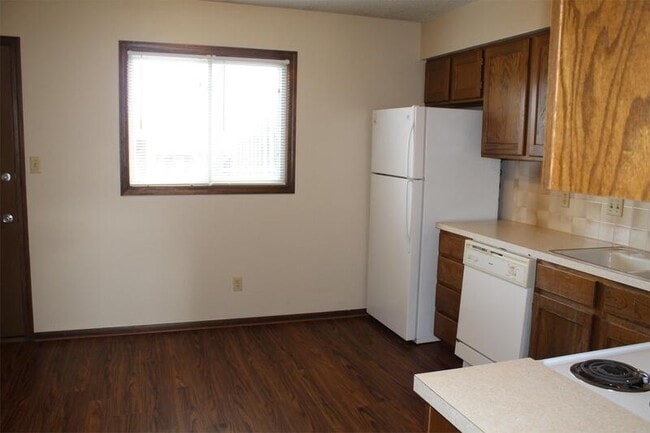 Building Photo - 1408 E 27th Ave