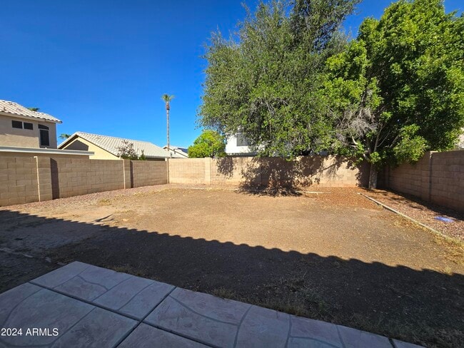 Building Photo - 27 N Pueblo St