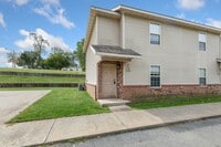Building Photo - Siloam TownHome