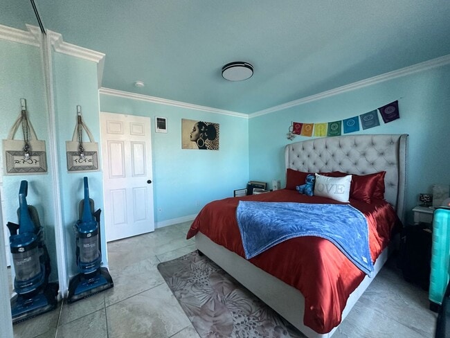 Building Photo - Prime Location! Pet-Friendly 1-Bedroom Condo Near Beach & Naval Bases ALL UTILITIES INCLUDED!