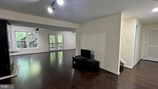 Building Photo - 6628 Byrns Pl