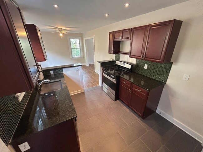 Building Photo - Private 3-Bedroom home in East Hills