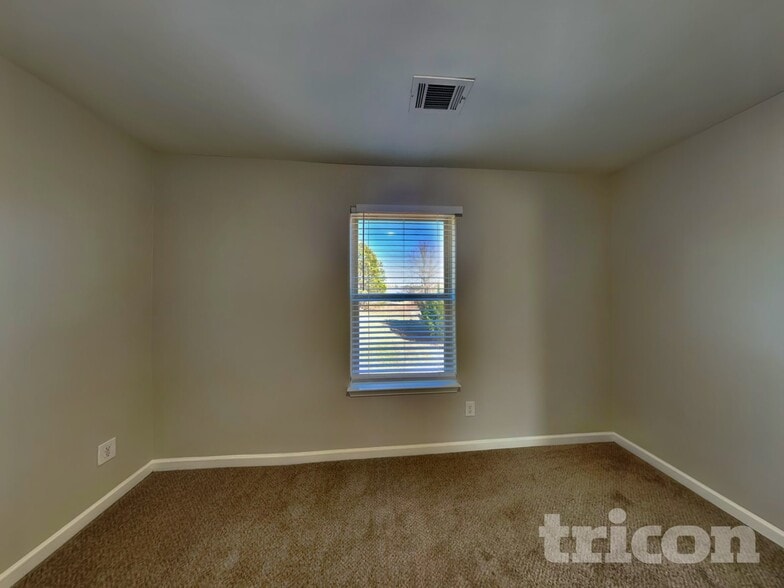 Building Photo - 424 Hyder Ct