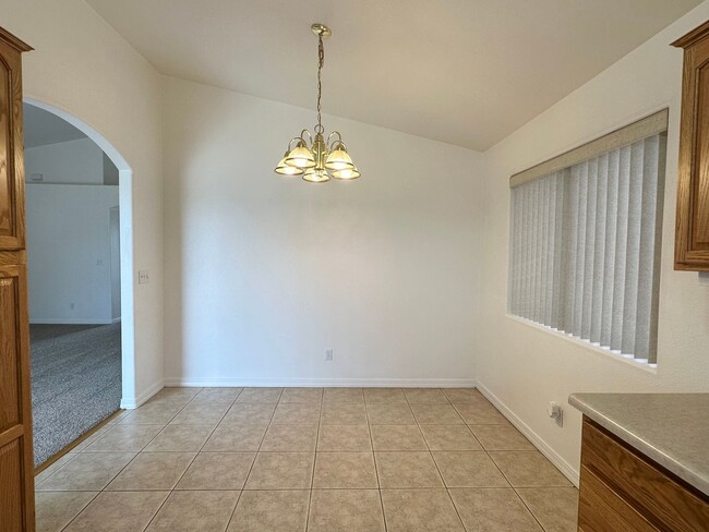 Building Photo - Great 3 Bedroom Home with Detached Garage!