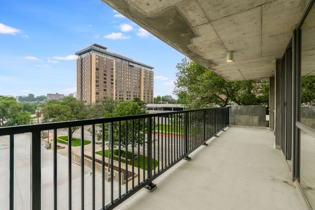 Building Photo - 600 Admiral Blvd