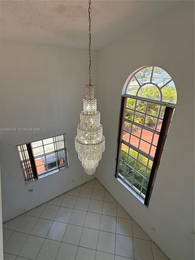 Building Photo - 9940 SW 146th Ct