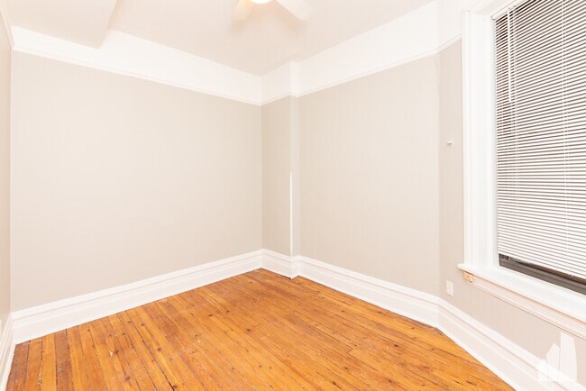 Building Photo - 1420 W Irving Park Rd