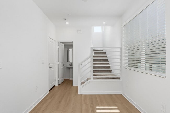 Building Photo - Modern Detached Home in Gated Nuvo Parkside