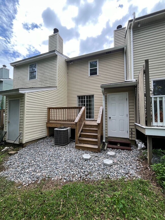 Building Photo - 1569 Jacks Dr