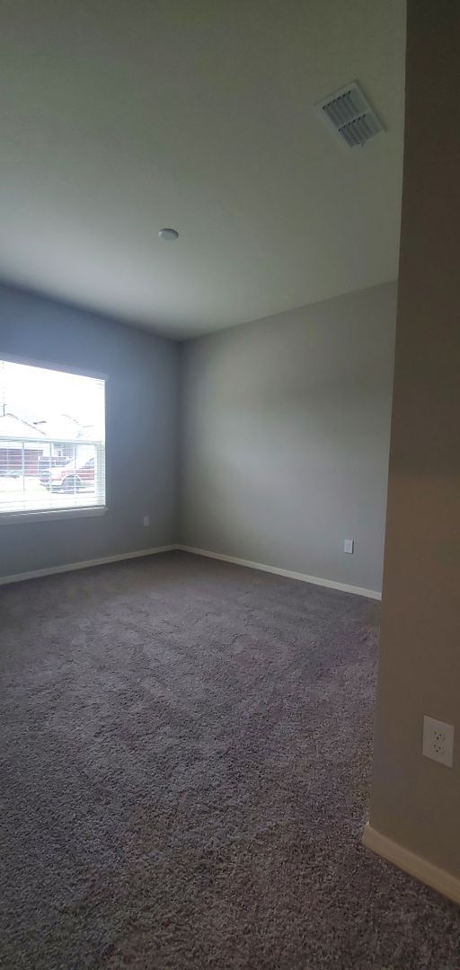 Building Photo - 4-Bedroom, 2.5-Bathroom in Winter Haven