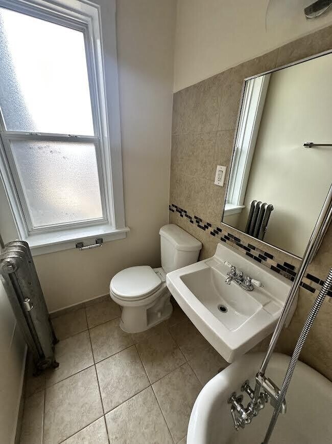 Building Photo - 0 bedroom in Chicago IL 60647