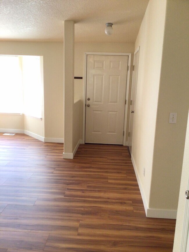 Building Photo - 3BD Ranch Style Home in Fircrest Neighborhood