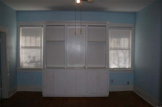 Building Photo - 917 Park Ave