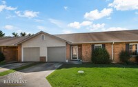 Building Photo - Great condo available now!