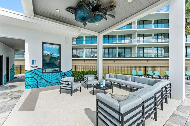 Building Photo - 225 Strand Dr