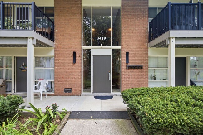 Building Photo - 3419 University Blvd W