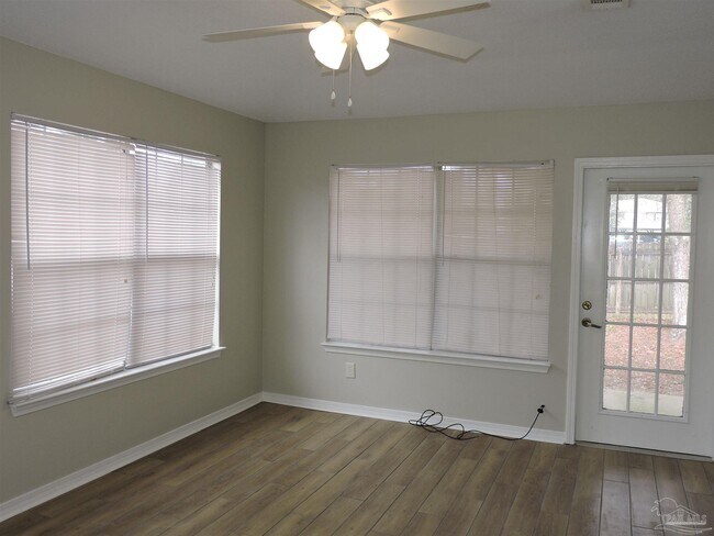 Building Photo - 2322 Shoal Creek Dr