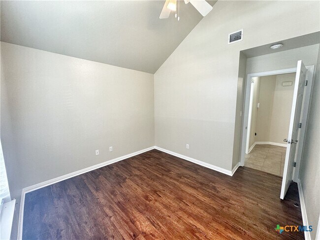 Building Photo - 2062 N Ranch Estates Blvd