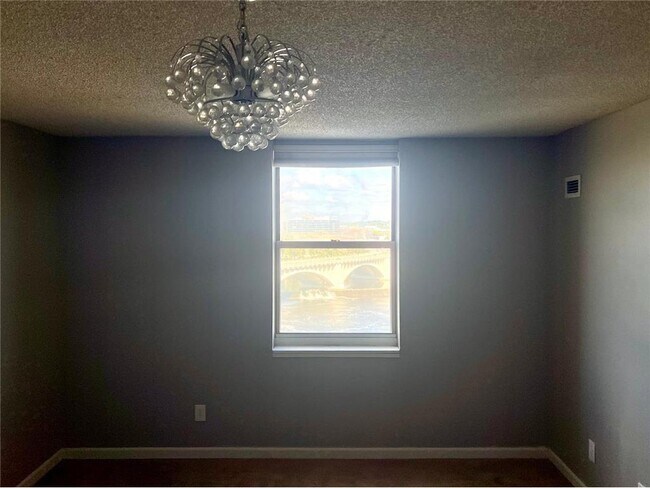 Building Photo - 401 S 1st St