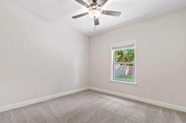 Building Photo - 3928 Fielding Ct