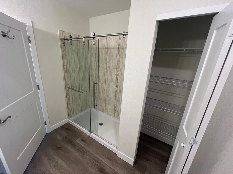 Building Photo - 18645 Stroh Rd