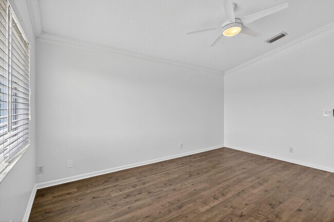 Building Photo - 8225 Pelican Harbour Dr
