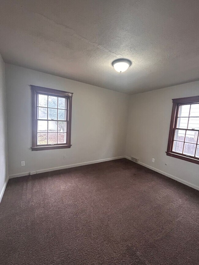 Building Photo - 3301 Reed St